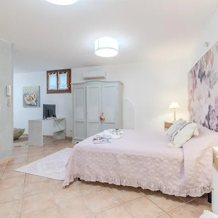 - Doccia Idromassaggio - Giardino Privato * Όλμπια