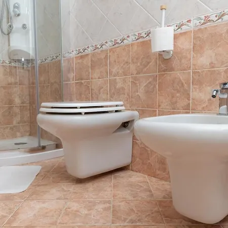 - Doccia Idromassaggio - Giardino Privato 아파트 *
