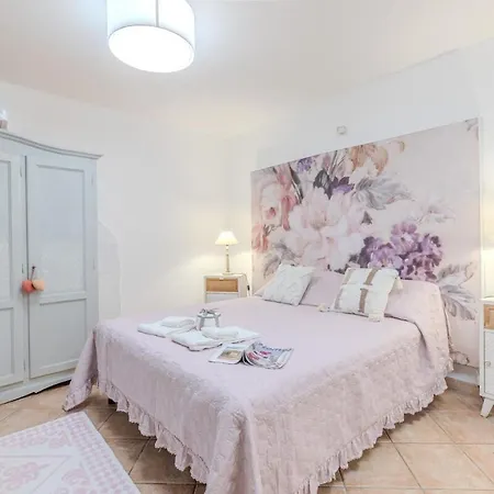- Doccia Idromassaggio - Giardino Privato * Όλμπια